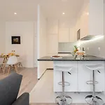 Apartment Host Wise - Trendy Spacious Flats - *