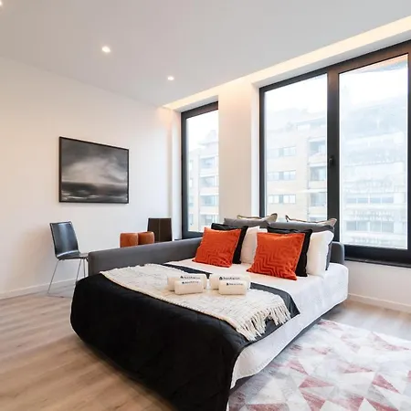 Host Wise - Trendy Spacious Flats - *