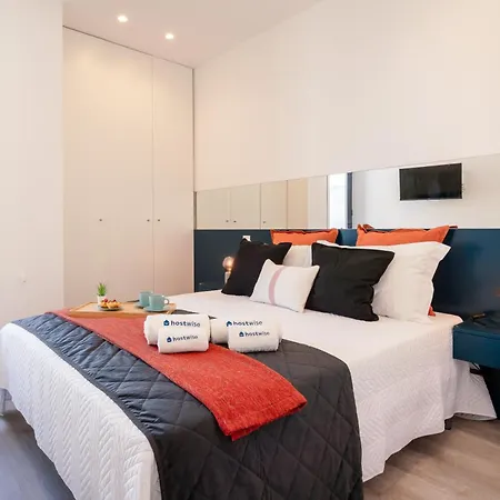 Host Wise - Trendy Spacious Flats - דירה