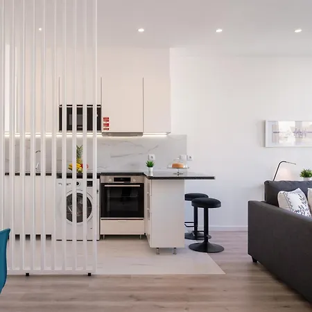 Host Wise - Trendy Spacious Flats - Apartment *