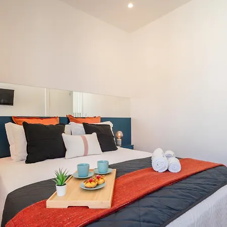 Host Wise - Trendy Spacious Flats - מטוסיניוס