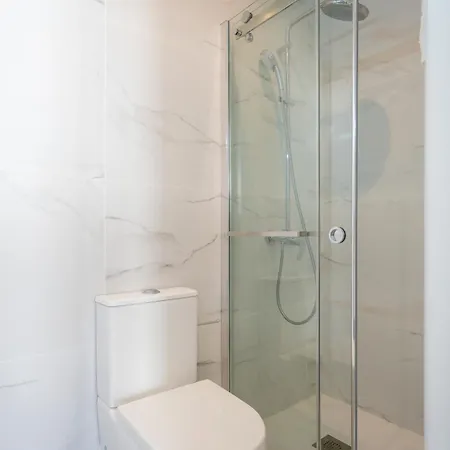 Host Wise - Trendy Spacious Flats - * מטוסיניוס