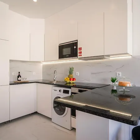 Host Wise - Trendy Spacious Flats - מטוסיניוס