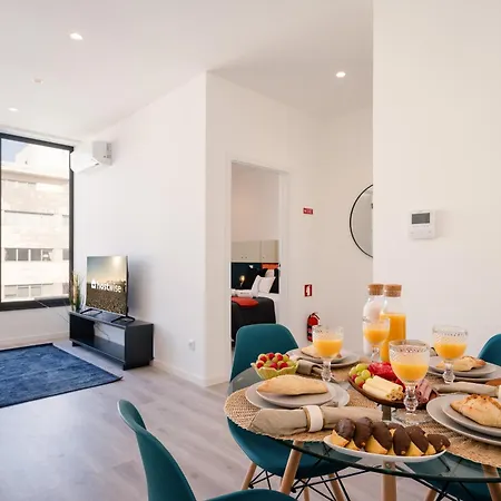 Host Wise - Trendy Spacious Flats - * מטוסיניוס