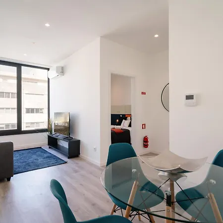 Host Wise - Trendy Spacious Flats - דירה *