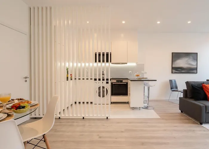 Host Wise - Trendy Spacious Flats - Apartment *