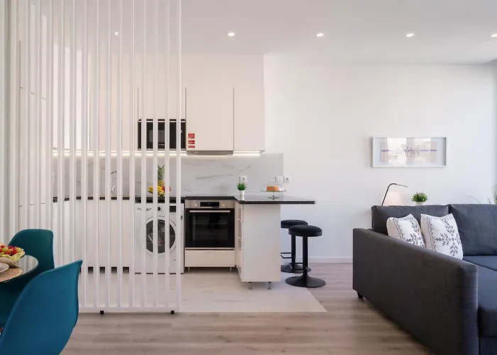 Host Wise - Trendy Spacious Flats - Apartment *